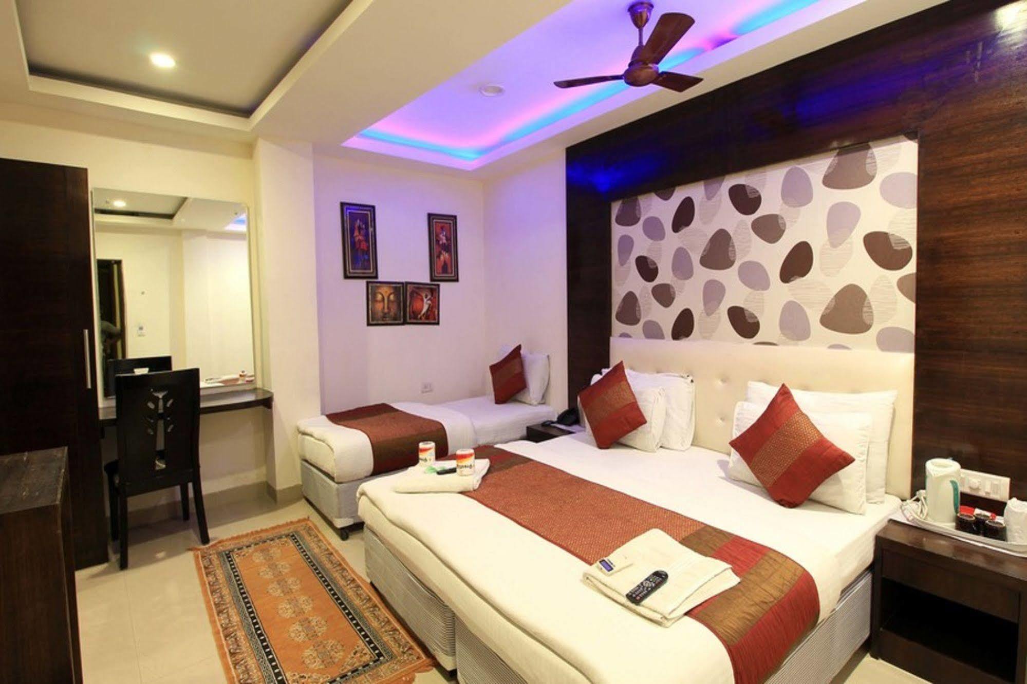 Hotel Arjun  Nueva Delhi Exterior foto