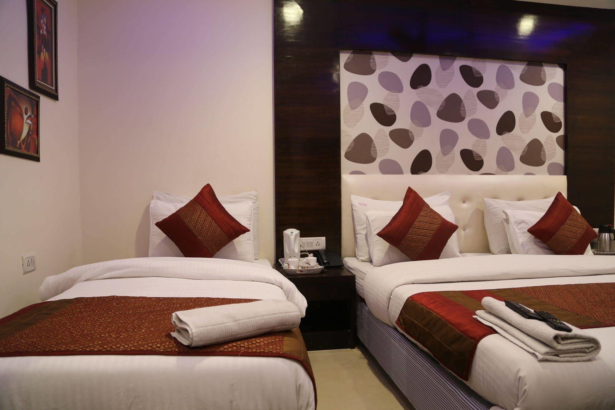 Hotel Arjun  Nueva Delhi Exterior foto