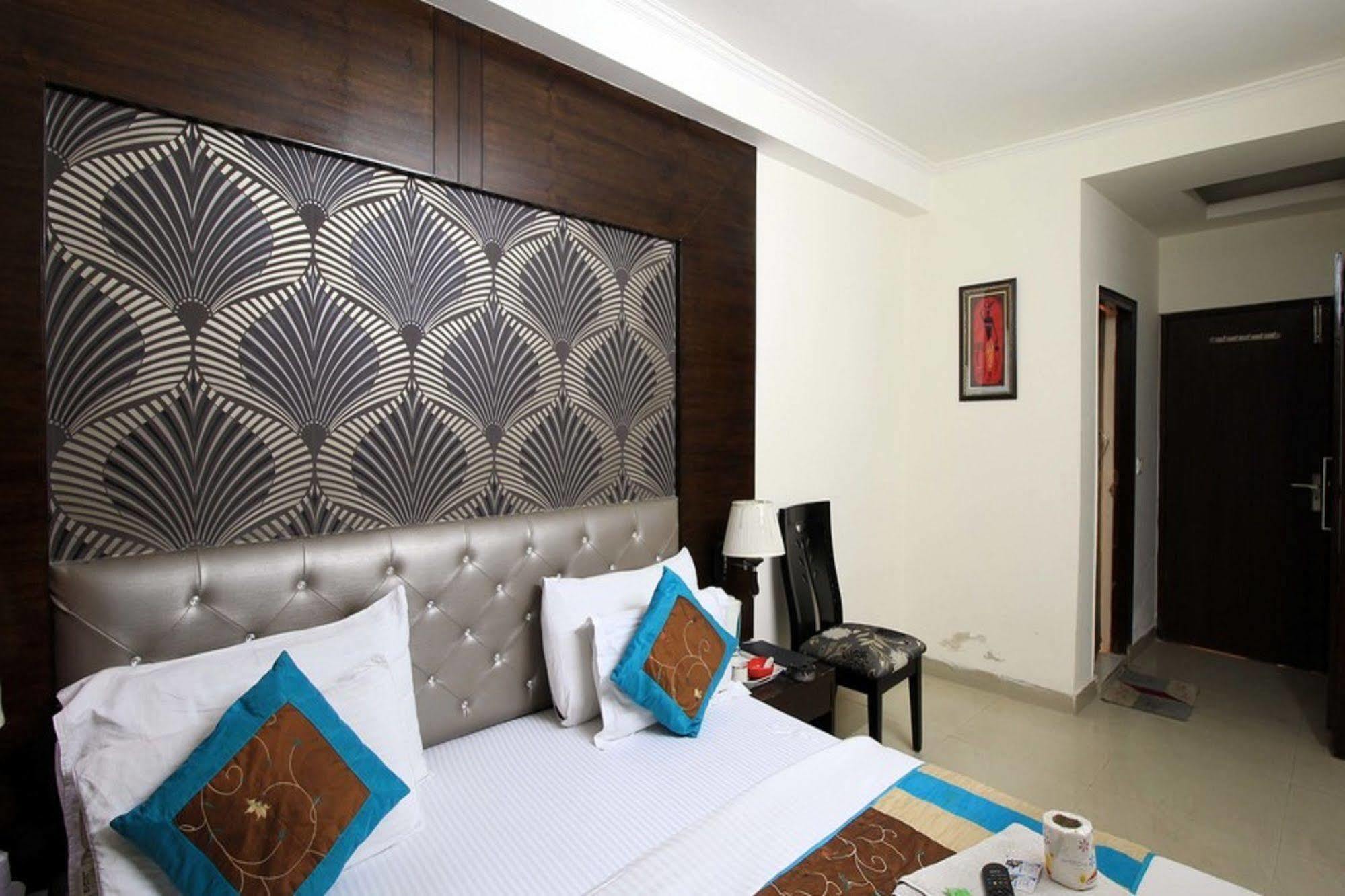 Hotel Arjun  Nueva Delhi Exterior foto